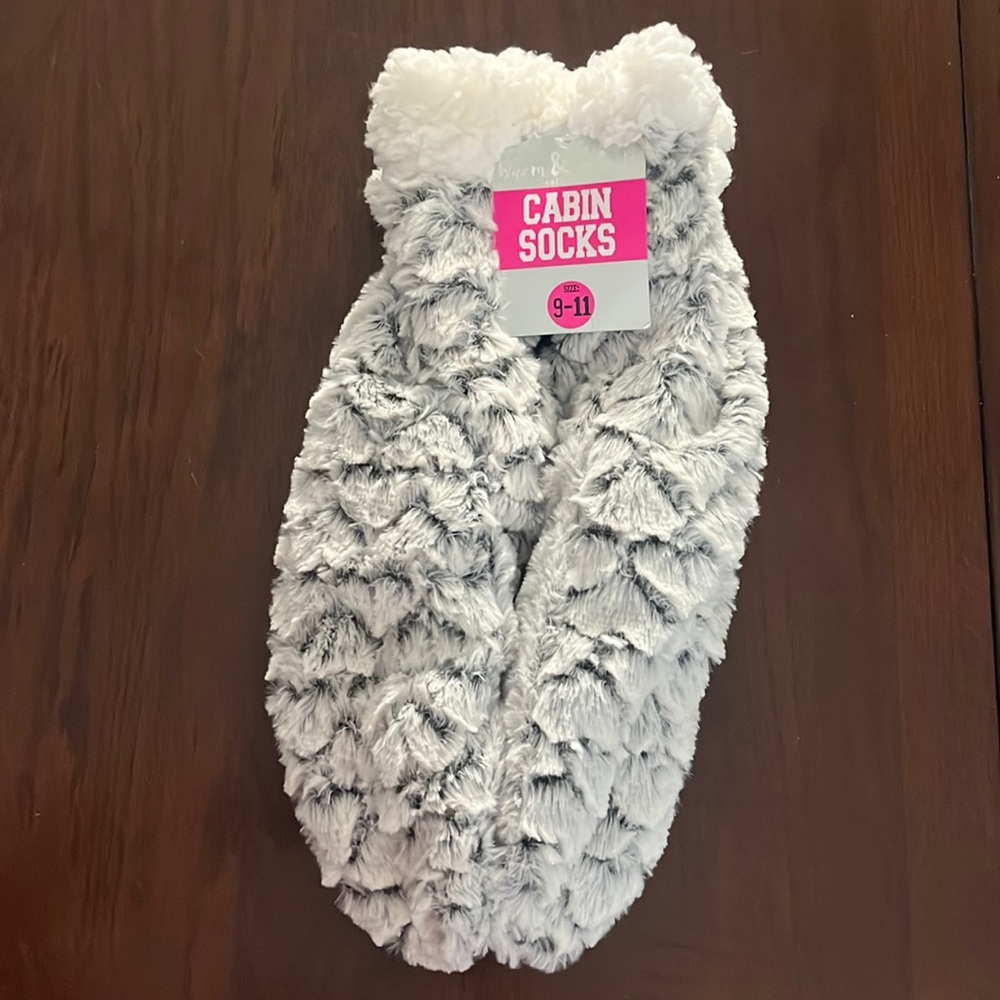 NWT Warm And Snuggly Cabin Socks